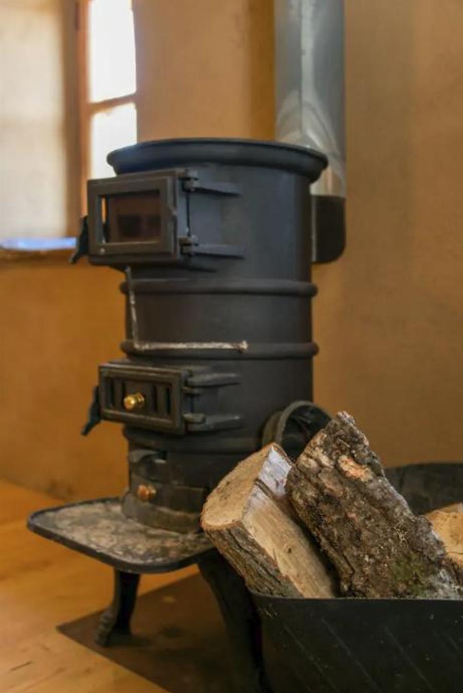 Σπίτι του 1920: Βρίσκεται απομονωμένο και νοικιάζεται στο Airbnb – Το εσωτερικό του εντυπωσιάζει