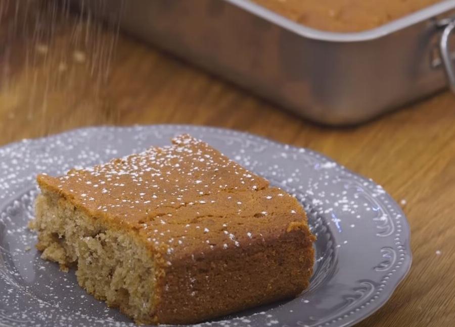 Άκης Πετρετζίκης: Η παραδοσιακή συνταγή του για αφράτη και πεντανόστιμη Φανουρόπιτα