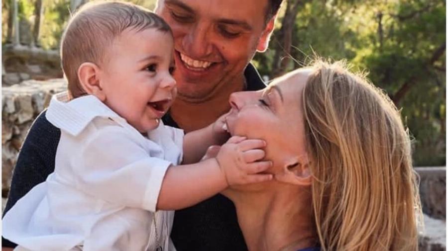 Τζένη Μπαλατσινού για τον Βασίλη Κικίλια: Ο καρμικός έρωτας, ο χωρισμός, η απρόσμενη πρόταση γάμου και ο δύσκολος τοκετός του παιδιού τους