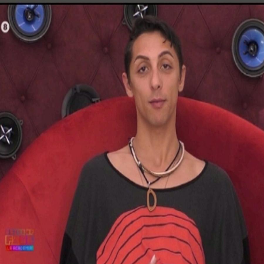 Holly Grace: “Στο σχολείο με έλεγαν «γυναικούλα» και τώρα βγαίνω στην ελληνική τηλεόραση μια γυναικάρα”