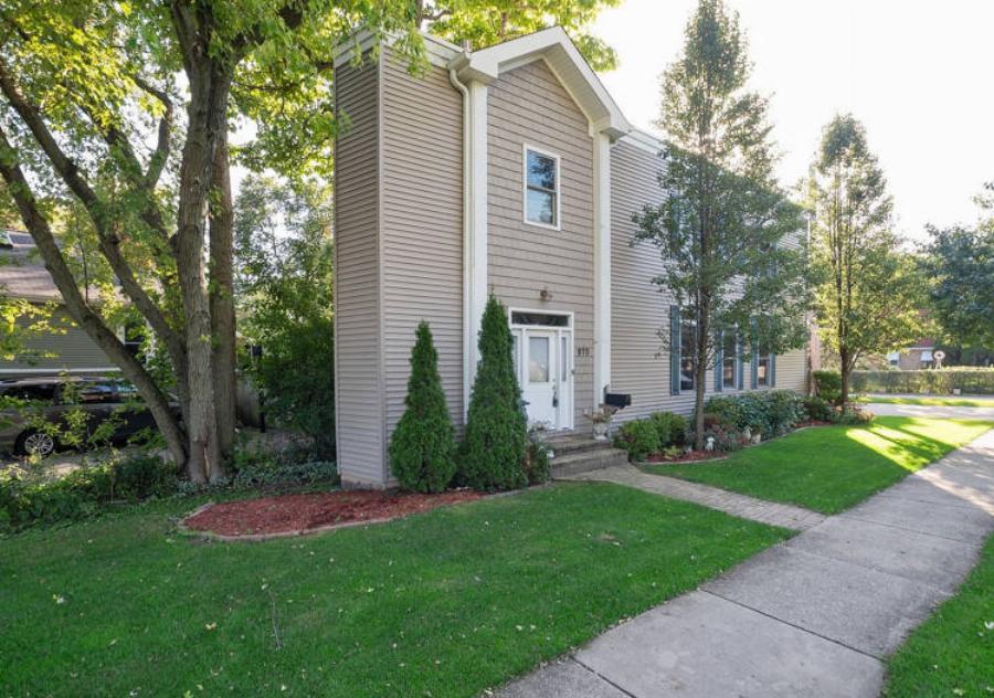 Σπίτι-Πίτα: Το πιο στενό σπίτι στον κόσμο – Έχει ελάχιστο πλάτος 1 μέτρο, όμως το εσωτερικό του είναι ευρύχωρο και πολυτελές