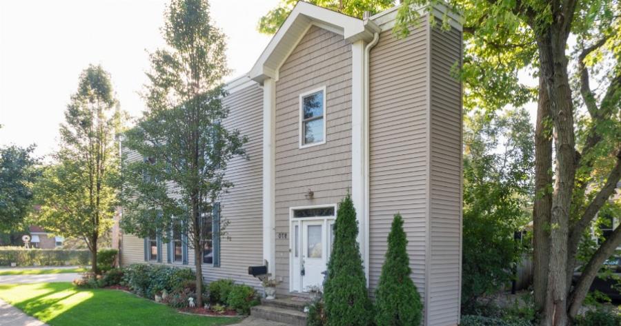 Σπίτι-Πίτα: Το πιο στενό σπίτι στον κόσμο – Έχει ελάχιστο πλάτος 1 μέτρο, όμως το εσωτερικό του είναι ευρύχωρο και πολυτελές