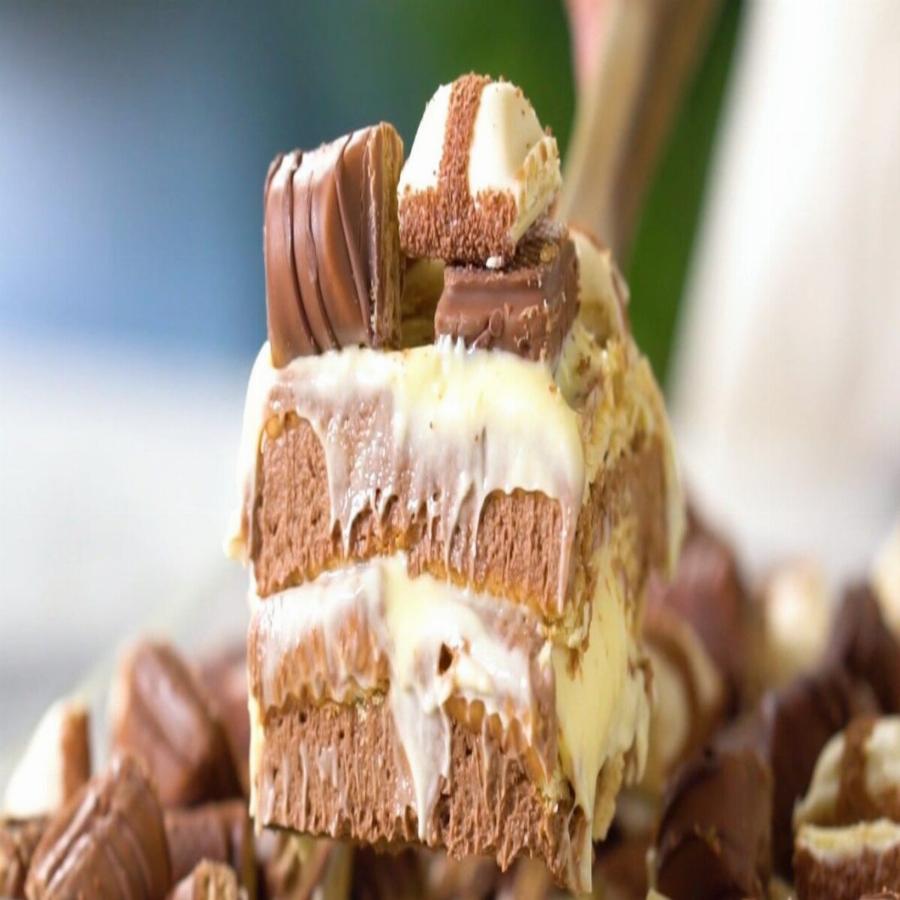 Γλυκός πειρασμός: Η πανεύκολη συνταγή για ένα ονειρεμένο γλυκό ψυγείου με σοκολάτα bueno