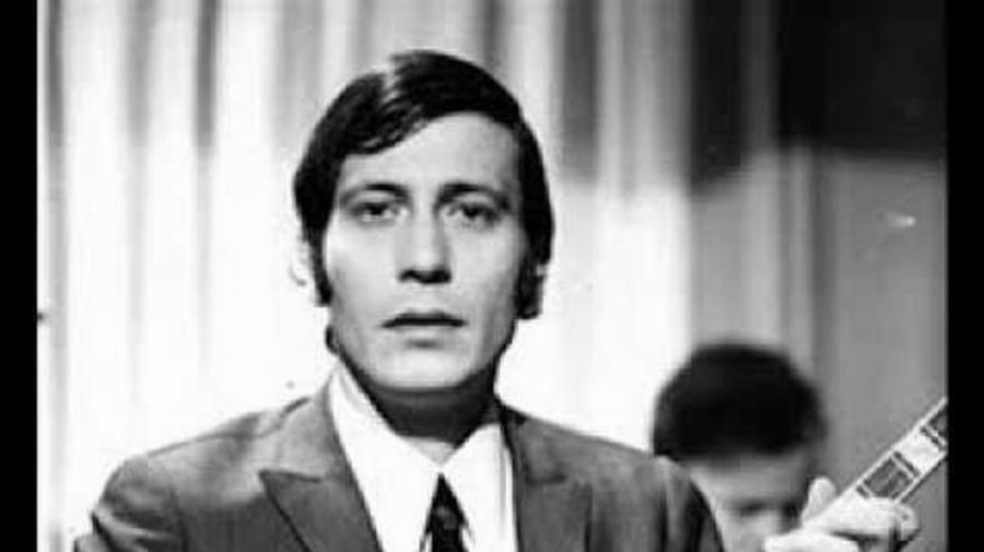Γιάννης Καλατζής: Ο μεγάλος ερμηνευτής, το παρατσούκλι, το όνειρο της μητέρας, το τραγούδι που τον έκανε διάσημο και το άδοξο τέλος στα 74