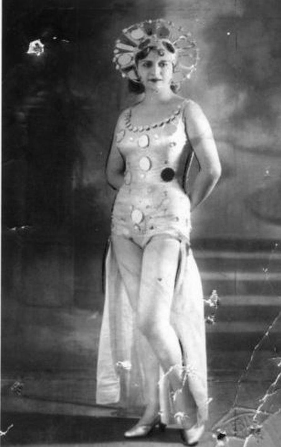 Ζωζώ Νταλμάς: Η έντονη ζωή μιας μποέμισσας και ο απαγορευμένος έρωτας της γυναίκας των Ελληνικών τσιγάρων Sante