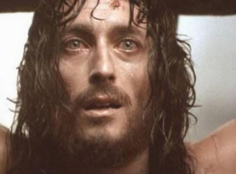 «Ιησούς από τη Ναζαρέτ»: Το σκηνοθετικό κόλπο που κανείς δεν πρόσεξε – Πως ο Ιησούς καθήλωσε με το βλέμμα του