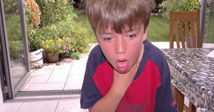 Τι δεν πρέπει να τρώνε τα παιδιά μέχρι 5 ετών για να μην πνιγούν