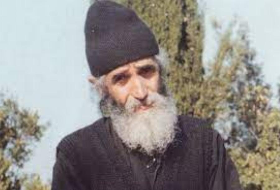 Άγιος Παΐσιος: Οι προφητείες, η πίστη στον Θεό, στιγμές από το μέτωπο του 40 και η αγάπη για την Ελλάδα