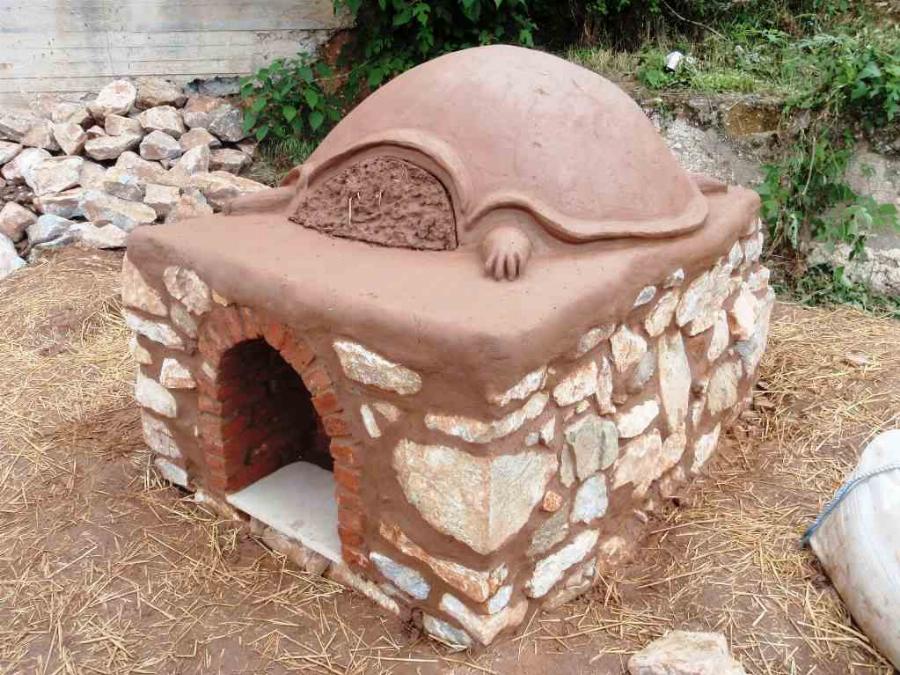 Σπίτια από άχυρο και πηλό: Είναι ελληνικής κατασκευής, φτιάχνονται από 2 Λαρισαίους και κοστίζουν 1.500€