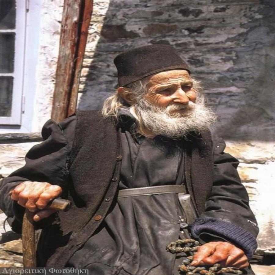 Γέροντας Ιωάννης ο Κολιτσιώτης: “Ακόμη κι αν πέθανα, να ξέρεις ότι είμαι ζωντανός”