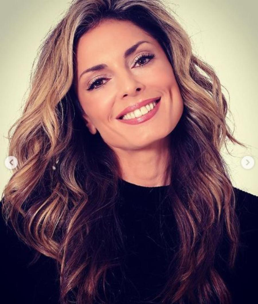 Κατερίνα Λάσπα: Η ψυχική ασθένεια, οι δύσκολες στιγμές στον γάμο της, η απόσυρση από την τηλεόραση και η αφοσίωση στις κόρες της