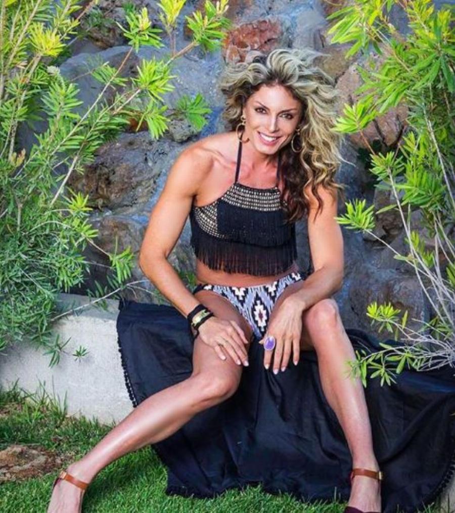 Κατερίνα Λάσπα: Η ψυχική ασθένεια, οι δύσκολες στιγμές στον γάμο της, η απόσυρση από την τηλεόραση και η αφοσίωση στις κόρες της