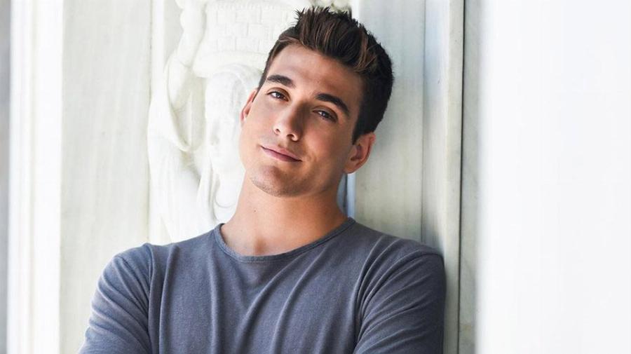 Γιοί Ελλήνων celebrities: 11 περιπτώσεις που μεγάλωσαν και έγιναν όμορφοι και γοητευτικοί νεαροί