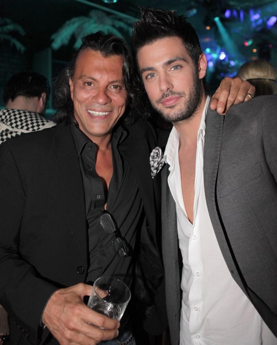 Κώστας Μαρτάκης: Τα παιδικά χρόνια, οι άγνωστοι γάμοι του, η λήξη της συνεργασίας με τον Ψινάκη και τα αδέλφια του