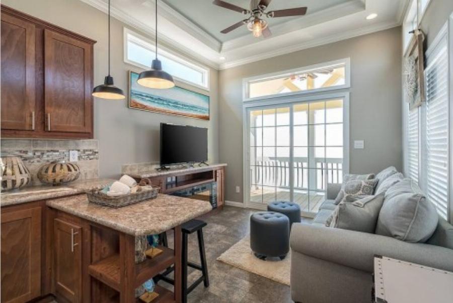 Φθηνό και ευρύχωρο σπίτι: Είναι στιλάτο, κοιμίζει 4 άτομα και το εσωτερικό μοιάζει με υπερλούξ βίλα