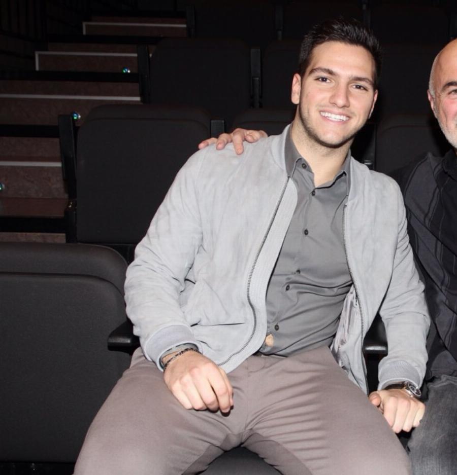 Γιοί Ελλήνων celebrities: 11 περιπτώσεις που μεγάλωσαν και έγιναν όμορφοι και γοητευτικοί νεαροί