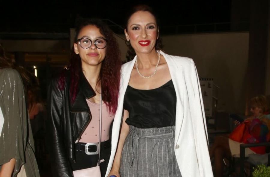 Πιο εντυπωσιακές και από τις μητέρες τους: Οι 4 κόρες διάσημων Ελληνίδων που είναι πια δεσποινίδες και πανέμορφες κοπέλες