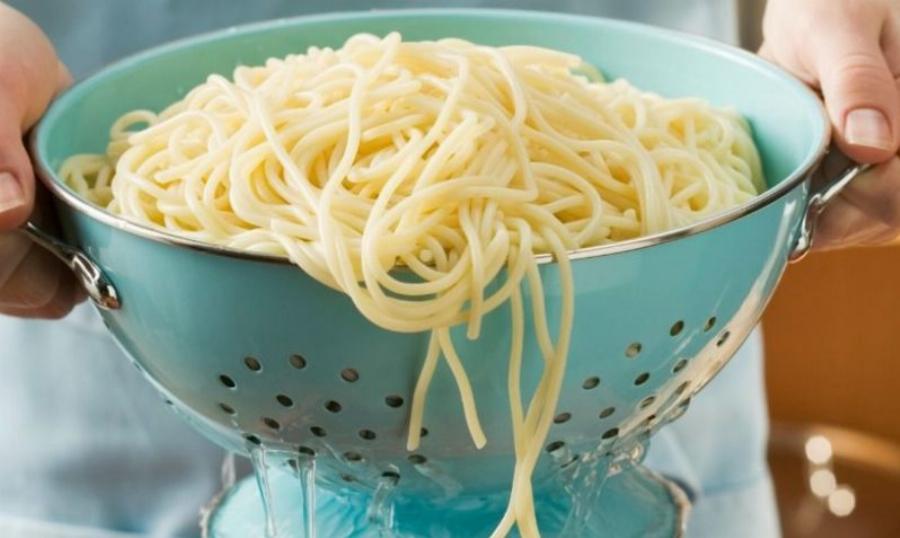 Πεντανόστιμο κόλπο: Μακαρόνια στο ταψάκι για muffin και το αποτέλεσμα είναι εκπληκτικό