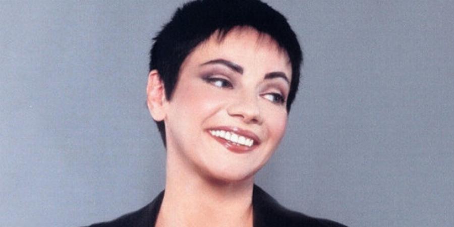 Μαλβίνα Κάραλη: Το ανήσυχο πνεύμα της δημοσιογραφίας, το πραγματικό όνομα, οι γάμοι, οι αξέχαστες ατάκες και το μοναχικό τέλος στα 50