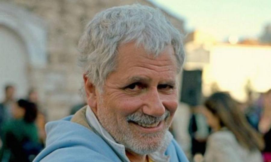 Μιχάλης Μανιάτης: Η εξαφάνιση από τα φώτα, η εγκατάλειψη της καριέρας του και η ζωή σε μια σπηλιά στην Κυπαρισσία