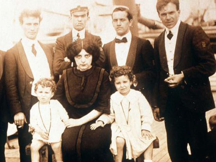 Τα «ορφανά αδέρφια» από τον Τιτανικό: Επέζησαν χάρη στην θυσία του πατέρα τους που δεν μπήκε στη λέμβο και πέθανε