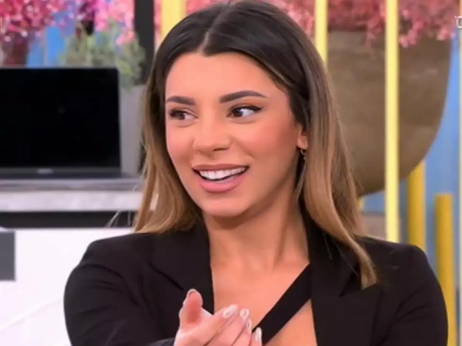 Με το στόμα ανοιχτό η Μαριαλένα: Ο Γιώργος Λιβάνης ανέφερε για εκείνη ότι «πέρασε και δεν ακούμπησε»