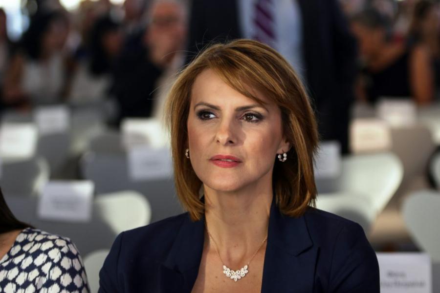 Ελληνίδες Διάσημες: 14 Ελληνίδες μαμάδες που απέκτησαν παιδί μέσω υιοθεσίας