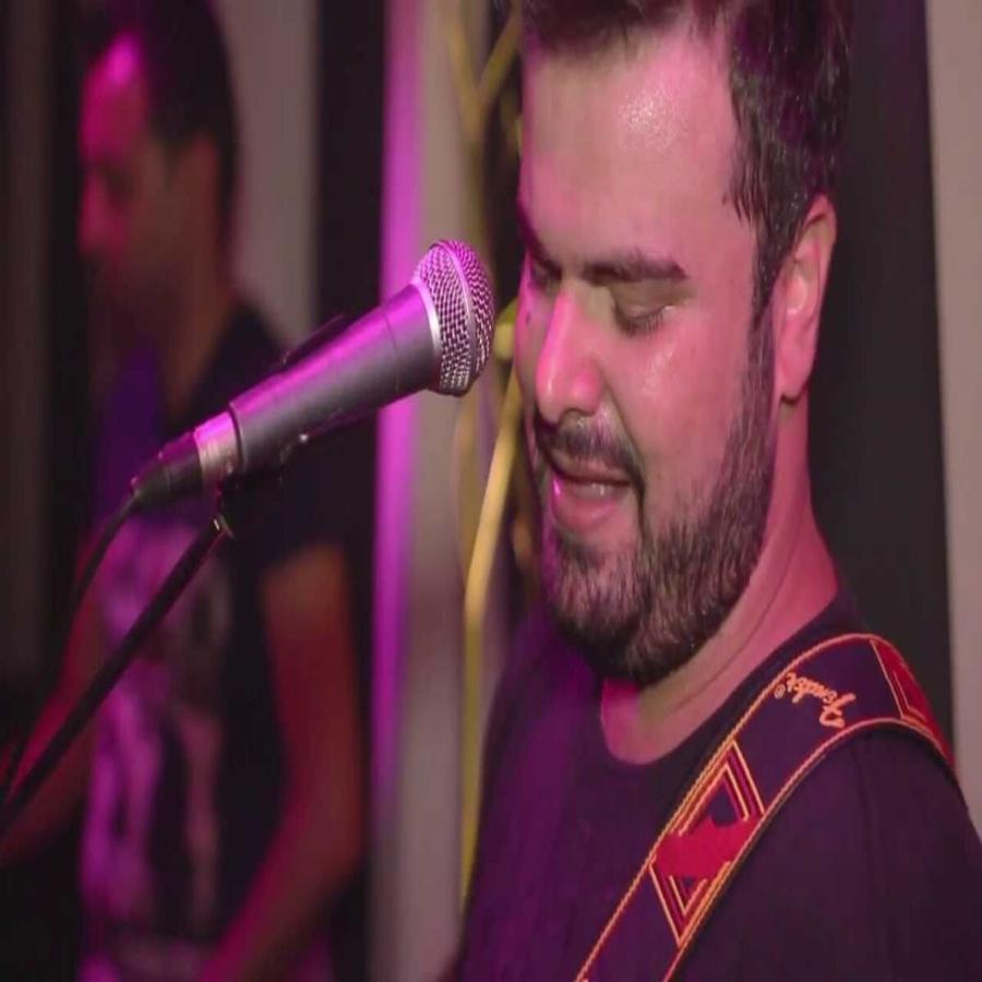 Για ξυλοδαρμό κατηγορεί τον Ηλία Καμπακάκη η πρώην σύζυγός του στον 4ο μήνα της εγκυμοσύνης της