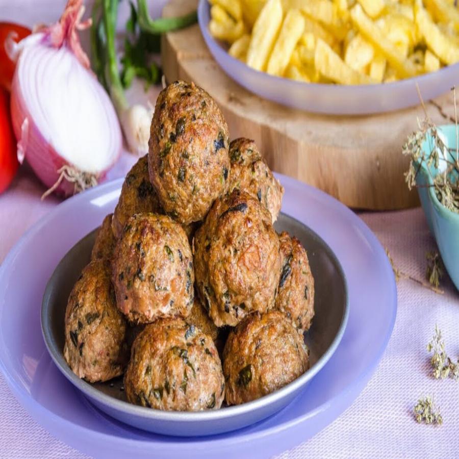 Πείτε αντίο στο τηγάνι: Η συνταγή για τα πιο υγιεινά και λαχταριστά κεφτεδάκια φούρνου