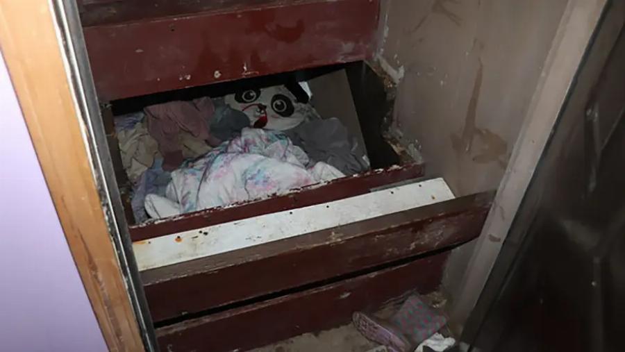 Συγκλονιστική υπόθεση στις ΗΠΑ: 6χρονο κοριτσάκι βρέθηκε ζωντανό – Την έκρυβαν από το 2019 σε μυστικό δωμάτιο