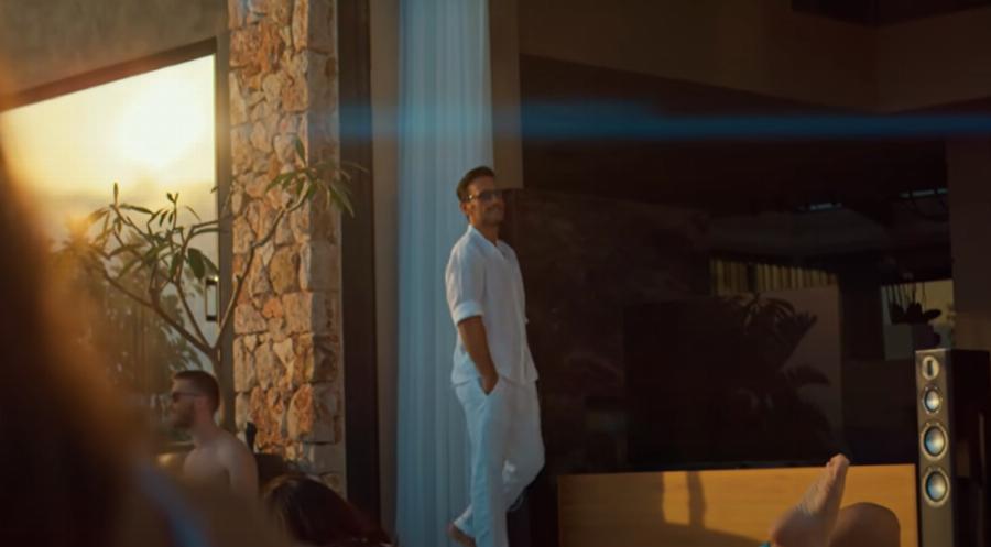 Νίκος Βέρτης: Το νέο οικολογικό του σπίτι, η εντυπωσιακή διακόσμιση, η τεράστια πισίνα και ο άνετος εσωτερικός χώρος