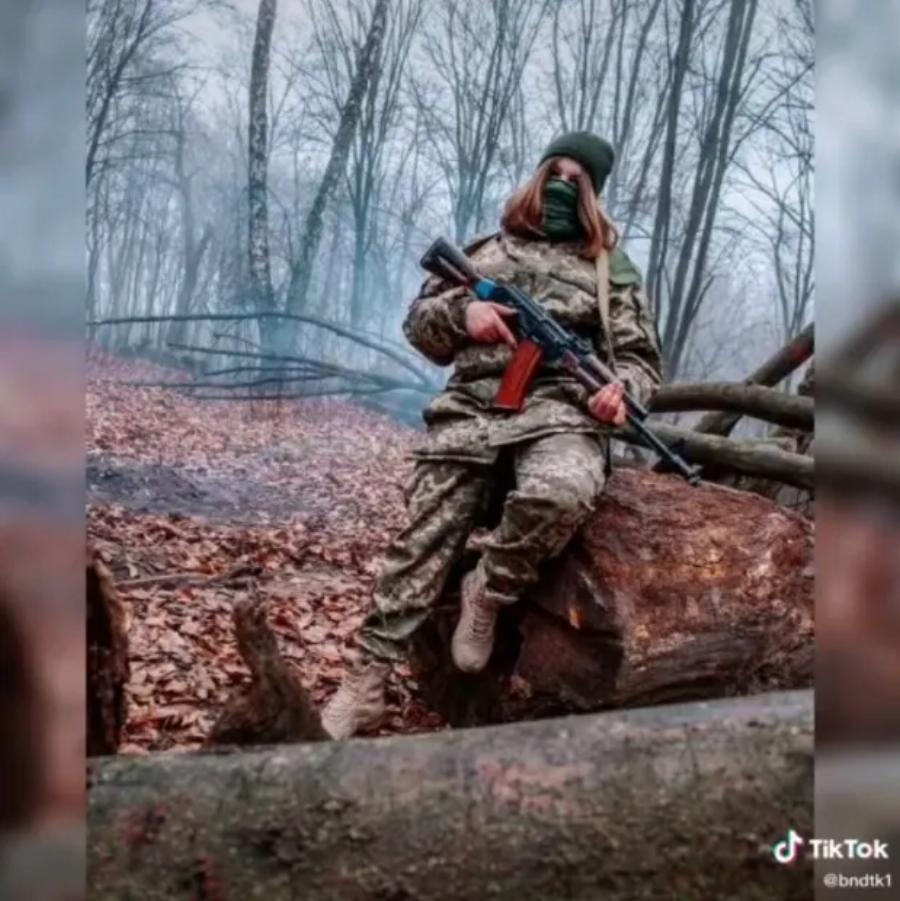 Ουκρανές γυναίκες κατατάσσονται στον στρατό και κάνουν θραύση στο Tik Tok με την ομορφιά και  τα κάλλη τους