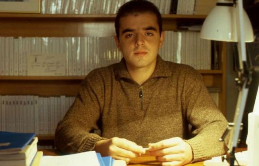 Οδυσσέας Τσενάι: Το παιδί – θαύμα από την Αλβανία, που δε τον λύγισε ο ρατσισμός – Πήρε υποτροφία και η ζωή του έγινε βιβλίο