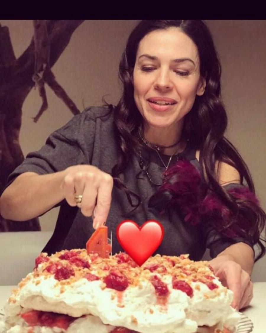 Διάσημες Ελληνίδες: 8 μανούλες που είναι παράλληλα τυπικές στη δουλειά τους και καταπληκτικές νοικοκυρές