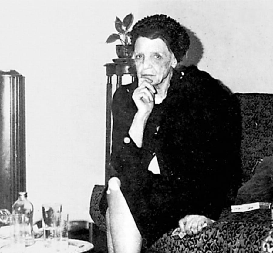 Ευτυχία Παπαγιαννοπούλου: Η πρώτη γυναίκα στιχουργός που καθόρισε το ελληνικό τραγούδι και οι τραγωδίες που τη σημάδεψαν