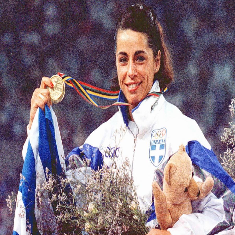 Βούλα Πατουλίδου: Η χρυσή Ολυμπιονίκης, η ατάκα που άφησε εποχή και η αλήθεια για τις πλαστικές