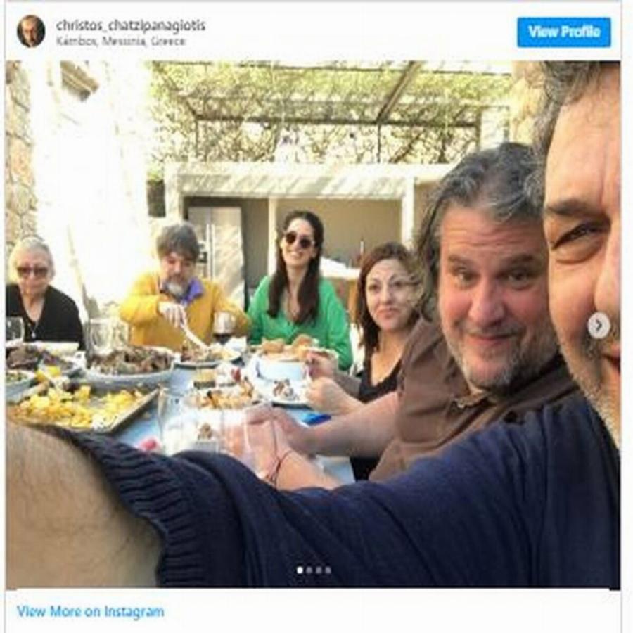 Βίκυ Σταυροπούλου – Χρήστος Χατζηπαναγιώτης: Η αγορά πολυτελούς κτήματος στη Μάνη και το μπαλκόνι με τη μαγευτική θέα