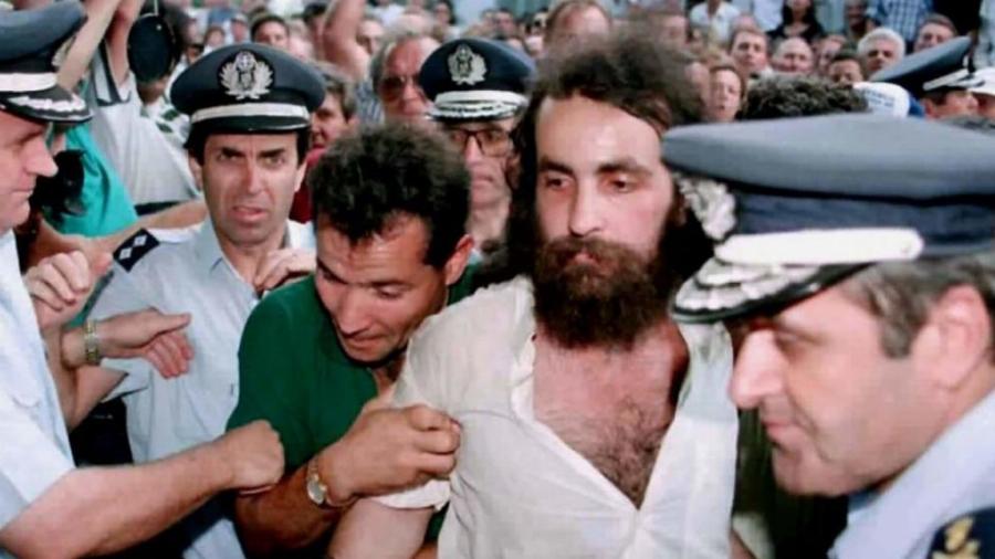 Θεόφιλος Σεχίδης: Ο δολοφόνος που αποκεφάλισε μάνα, πατέρα, αδελφή, γιαγιά, θείο και έψυξε τα μυαλά τους για να τα μελετήσει