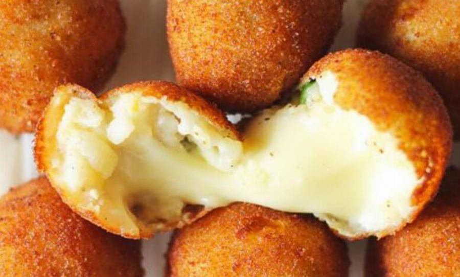 Τυροκροκέτες: Εύκολη, οικονομική, νόστιμη και γρήγορη συνταγή με μόλις 3 υλικά από τον Άκη Πετρετζίκη
