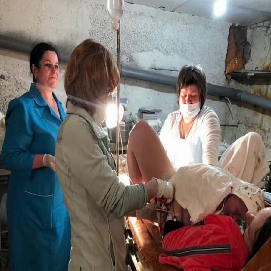 Το θαύμα της ζωής: Η μικρή Μία γεννήθηκε στο Κίεβο στο καταφύγιο εν μέσω βομβαρδισμών