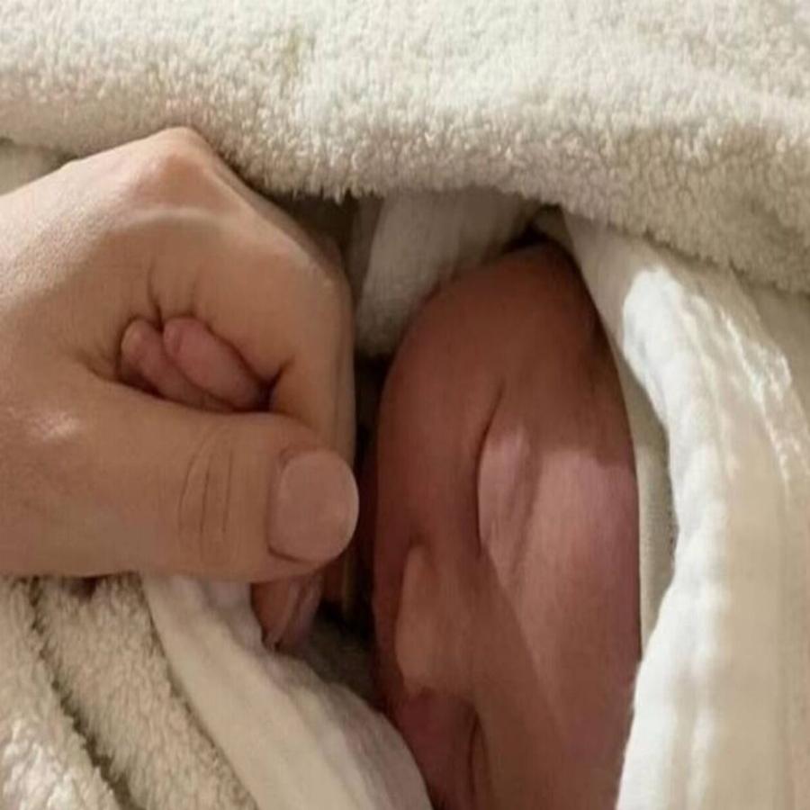 Το θαύμα της ζωής: Η μικρή Μία γεννήθηκε στο Κίεβο στο καταφύγιο εν μέσω βομβαρδισμών