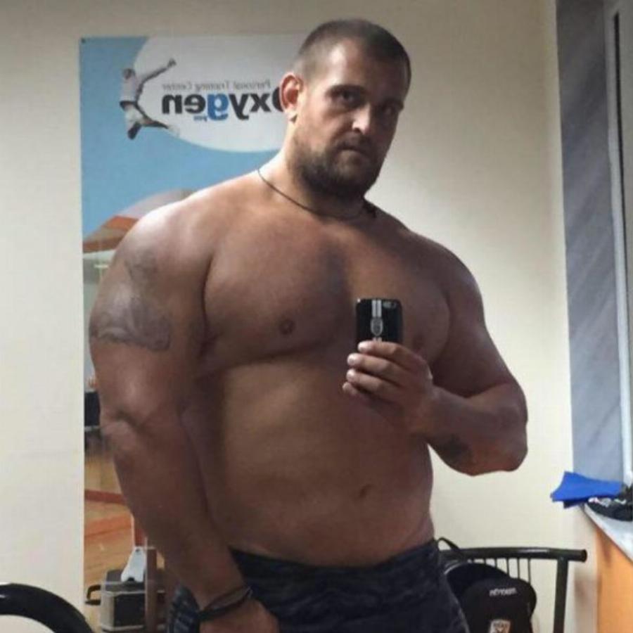 Βασίλης Σεμερτζίδης: Το «θηρίο» του Ιβάν Σαββίδη, που ζυγίζει 165 κιλά και τον αποκαλούν βουνό του προέδρου