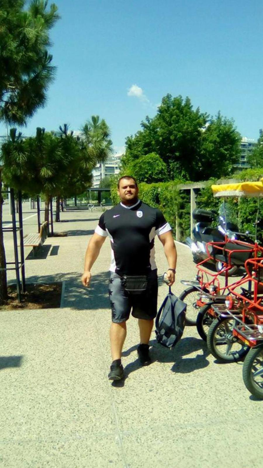 Βασίλης Σεμερτζίδης: Το «θηρίο» του Ιβάν Σαββίδη, που ζυγίζει 165 κιλά και τον αποκαλούν βουνό του προέδρου