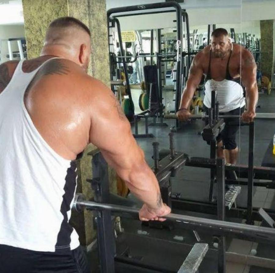 Βασίλης Σεμερτζίδης: Το «θηρίο» του Ιβάν Σαββίδη, που ζυγίζει 165 κιλά και τον αποκαλούν βουνό του προέδρου