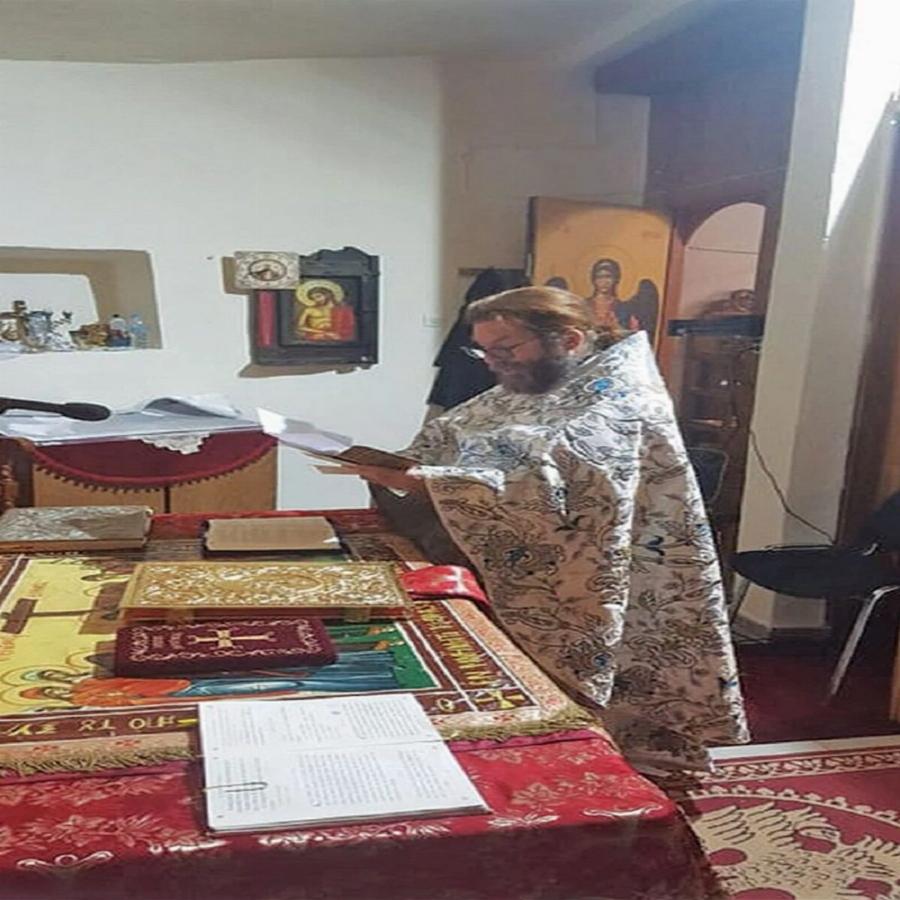 Νίκος Χορταρέας: Πέταξε τα ράσα και επέστρεψε στην τηλεόραση για να λύνει μάγια