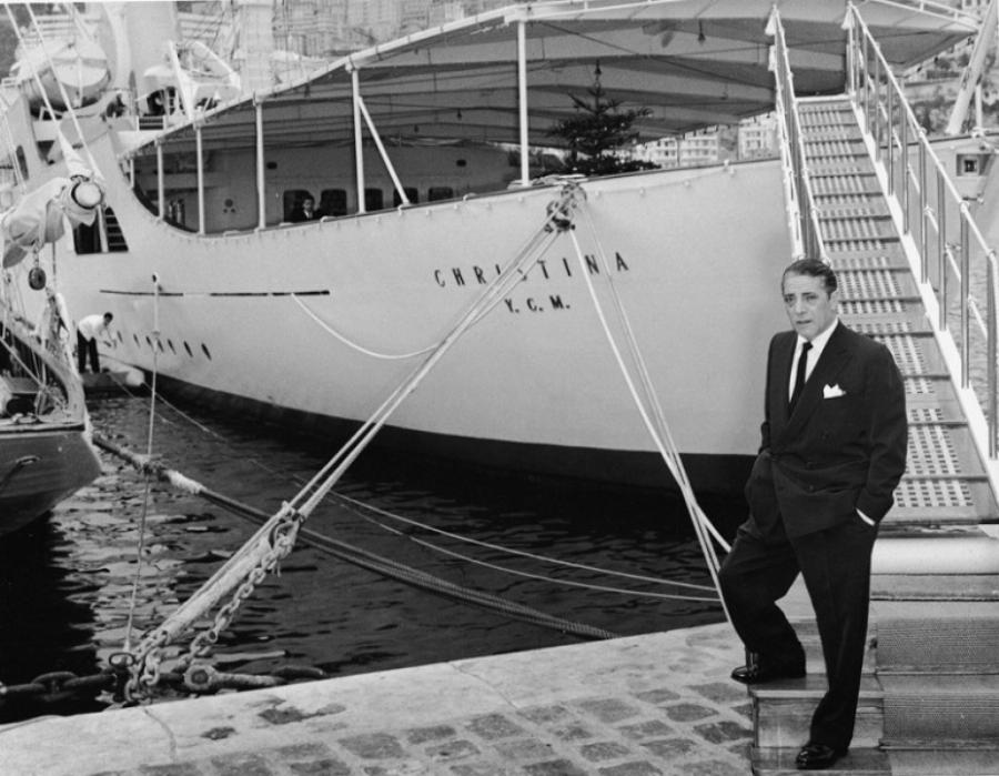 Η μυθική θαλαμηγός «Χριστίνα»: Το πλωτό παλάτι του Ωνάση, τα θρυλικά πάρτι, ο γάμος με την Τζάκι Κένεντι και η πισίνα – πίστα χορού