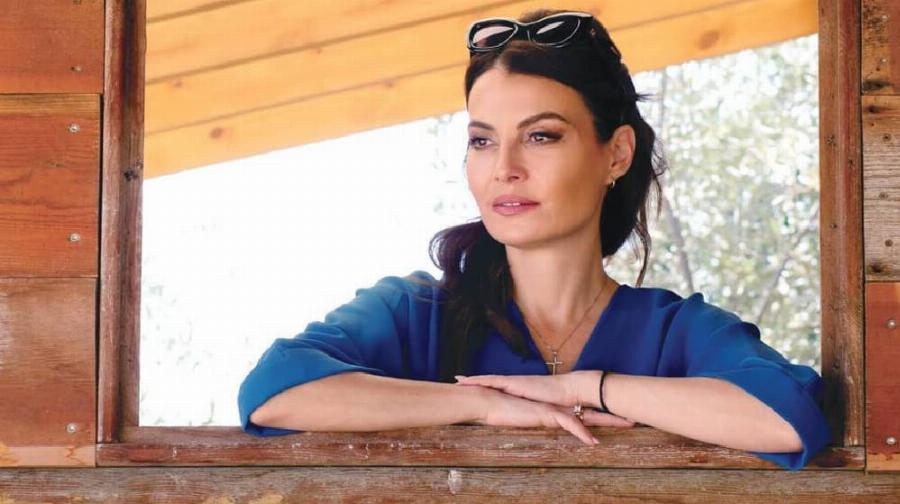 Χριστίνα Παυλίδου: «Για να ενσαρκώσω την Ευλογία, έπρεπε να ξεχάσω τη Χριστίνα που είχα συνηθίσει τόσα χρόνια»