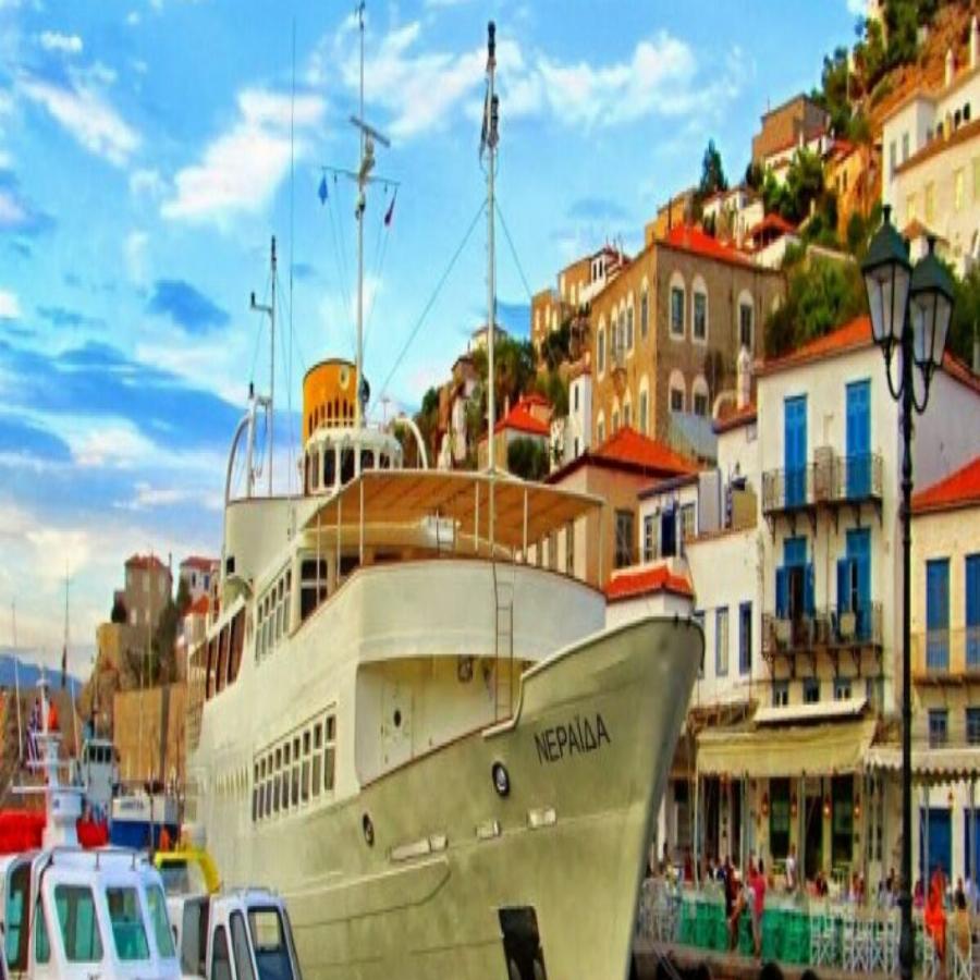 «Νεράιδα»: Το θρυλικό καράβι που «θήτευσε» ως επιβατηγό, διασωστικό, πλωτό ξενοδοχείο και αποσύρθηκε ως πλωτό μουσείο