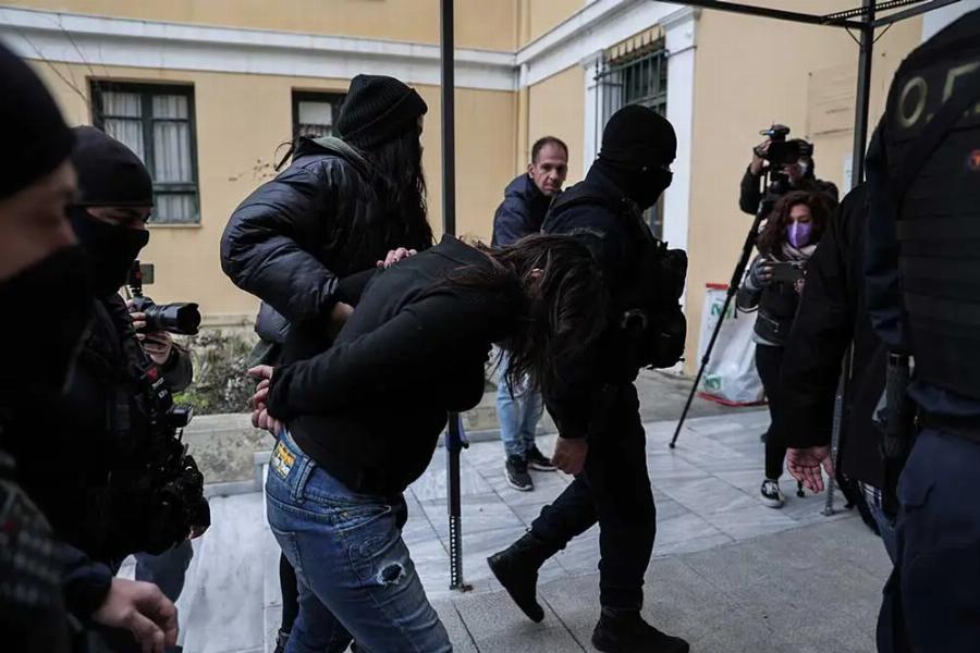 Ανατριχιαστικά στοιχεία για τη δολοφονία στην Κυψέλη: Εσπασαν τα χέρια του Αντρέα σε ένα τραπέζι πριν τον σκοτώσουν