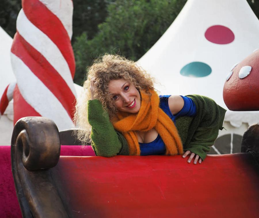 Χριστίνα Κουλουμπή: Η κόρη της Κάρμεν Ρουγγέρη, η γυναίκα – πρότυπο στην ζωή της και το θέατρο για παιδιά